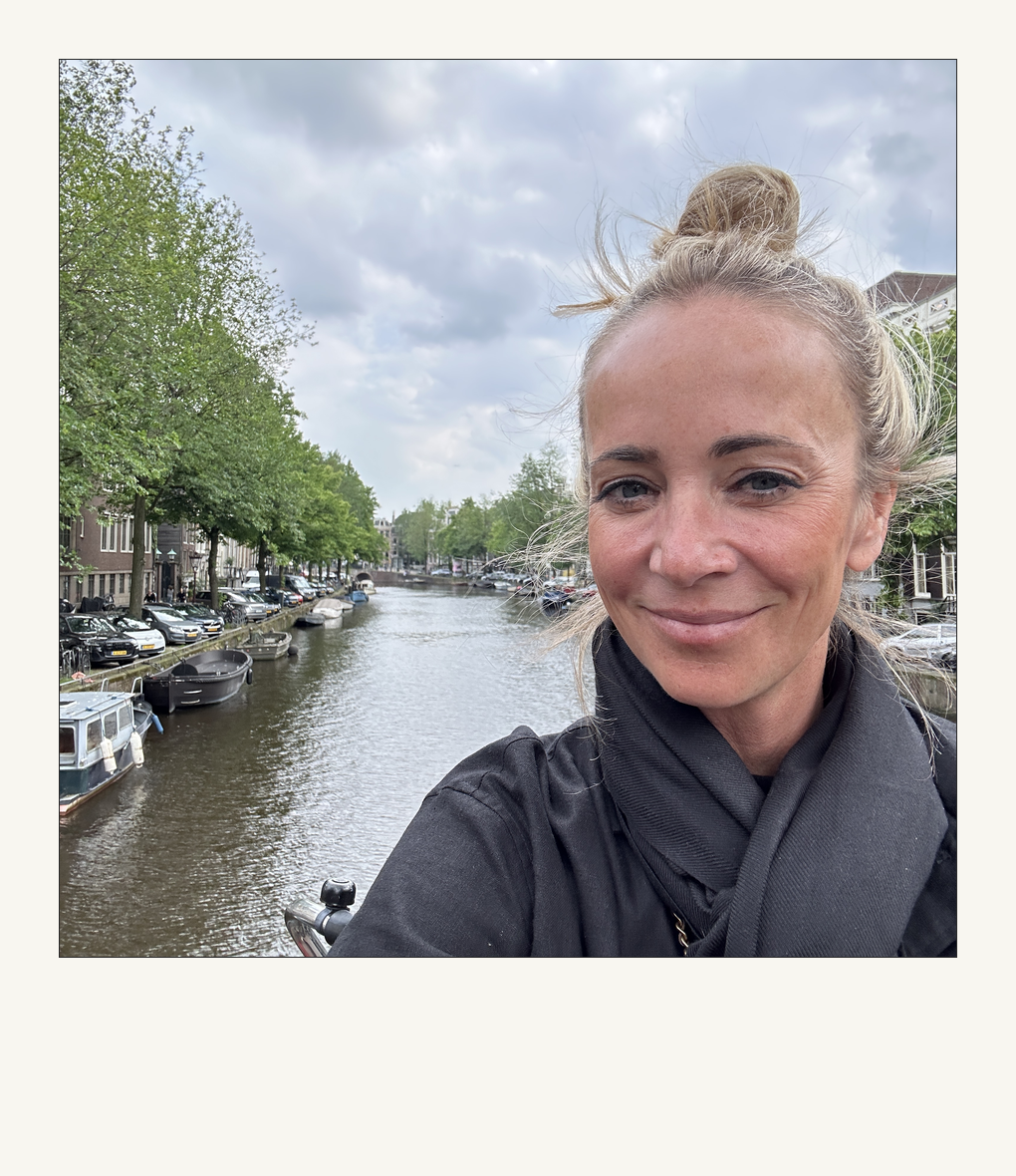 Field moment — Amsterdam
