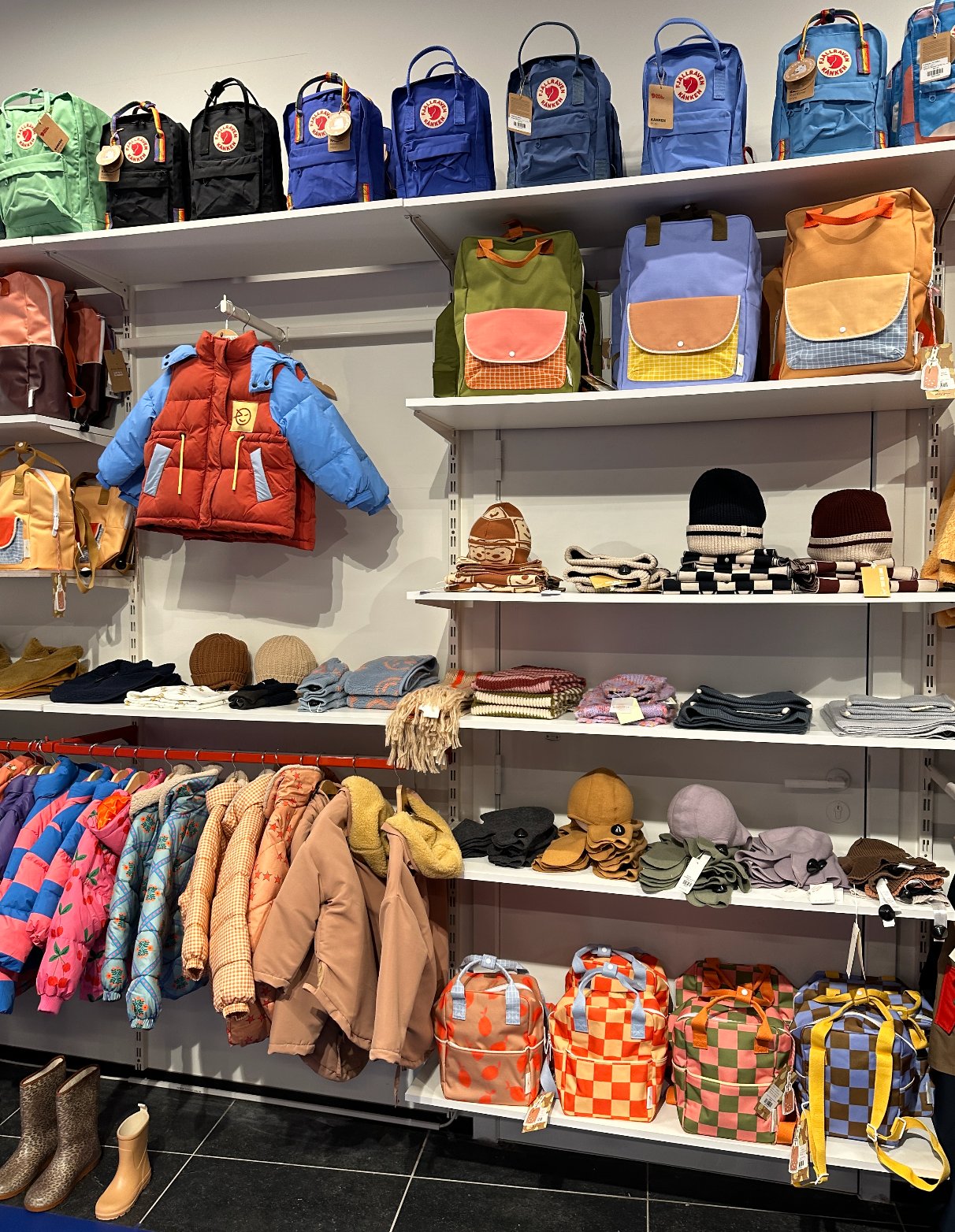 Kids store photo
